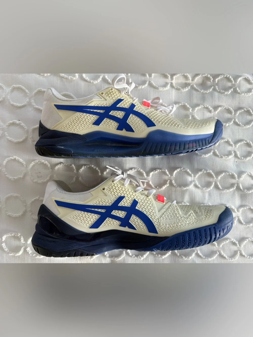 ASICS Gel-Resolution 9.5 Tennis or pickleball Shoes Sneakers Womens Size 9.5